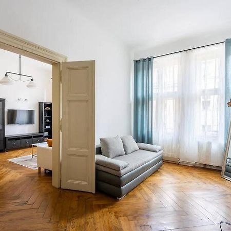 Spacious Apartment With Balcony At Wenceslas Sq Praga Zewnętrze zdjęcie