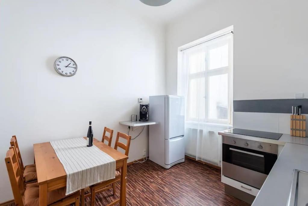 Spacious Apartment With Balcony At Wenceslas Sq Praga Zewnętrze zdjęcie
