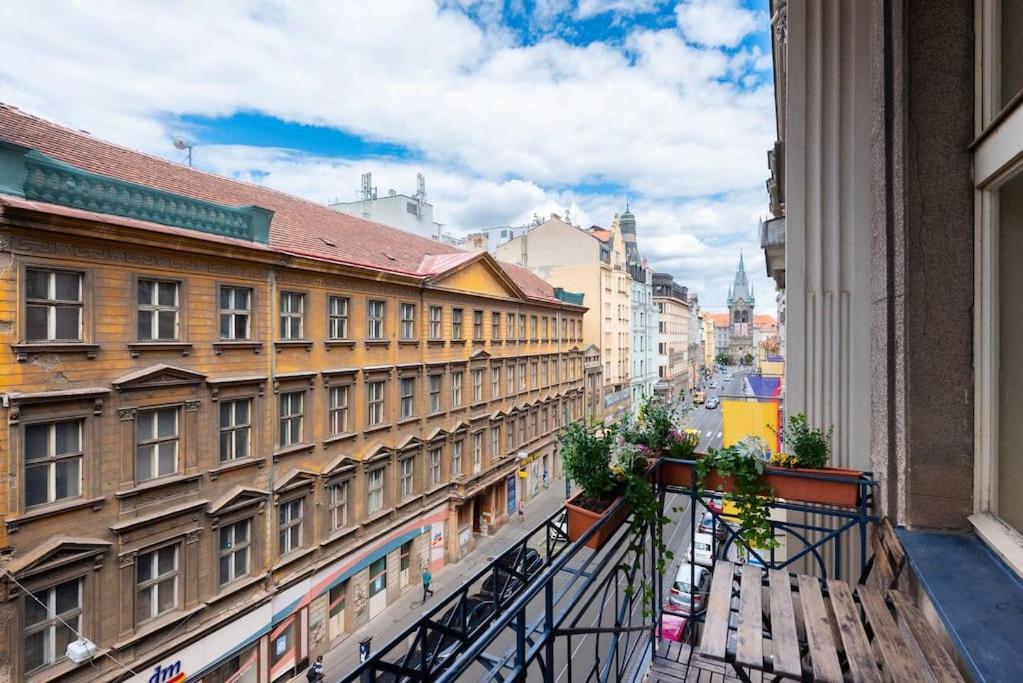 Spacious Apartment With Balcony At Wenceslas Sq Praga Zewnętrze zdjęcie